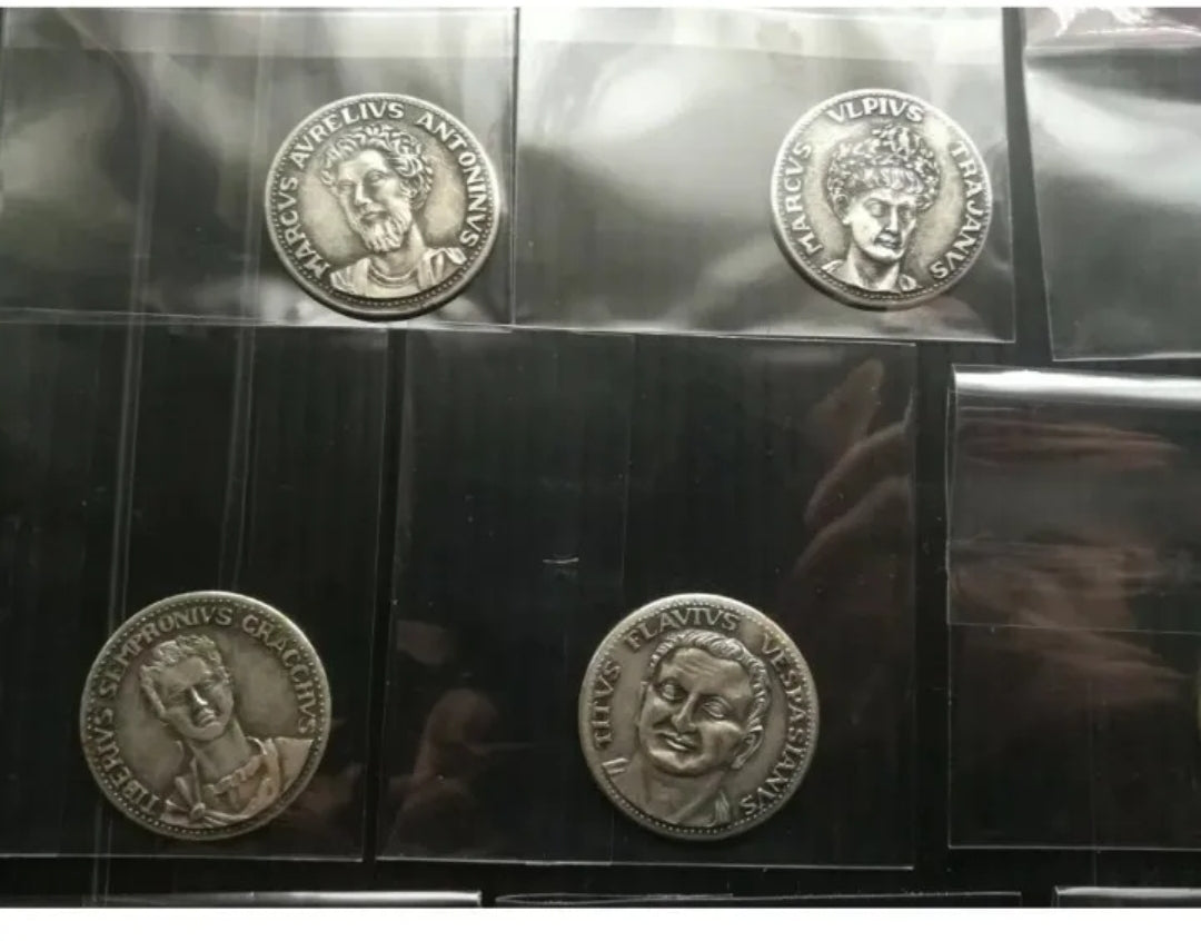 Lotto 13 Medaglie
In metallo
Serie "Gli Amici della Storia"