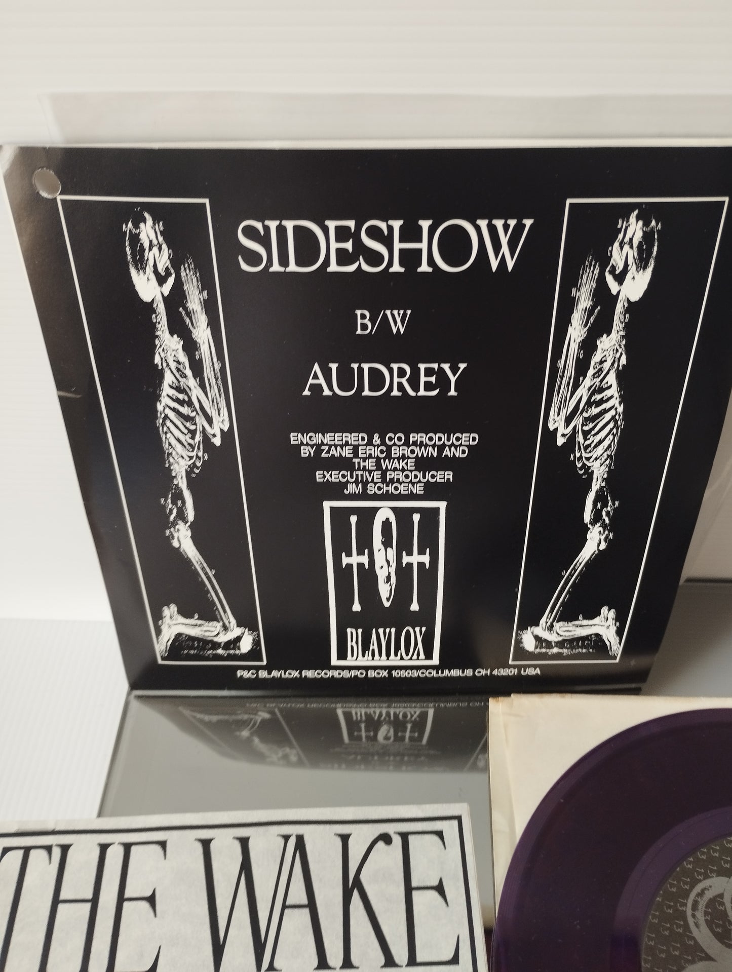 Sideshow The Wake 45 Giri
Vinile colorato Purple