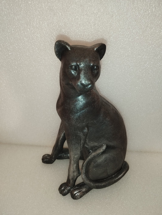 Felino Decorativo In Poliresina
Altezza 28 Cm