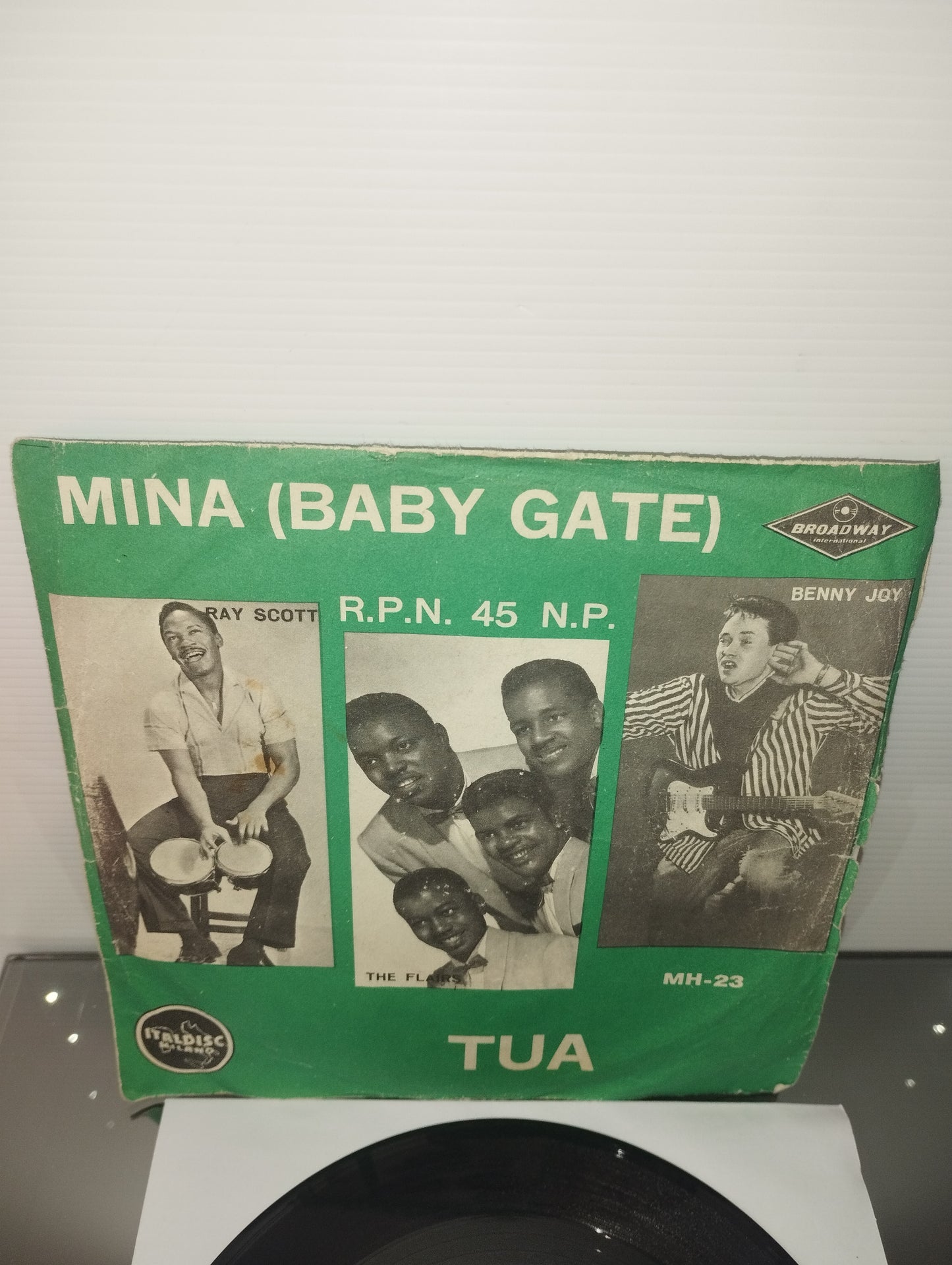 Nessuno /Tua Mina Baby Gate 45 Giri edito da Broadway italdisk cod.mh 23