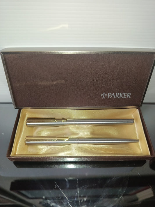 Parker 2 Penne A Sfera Vintage
Made in England