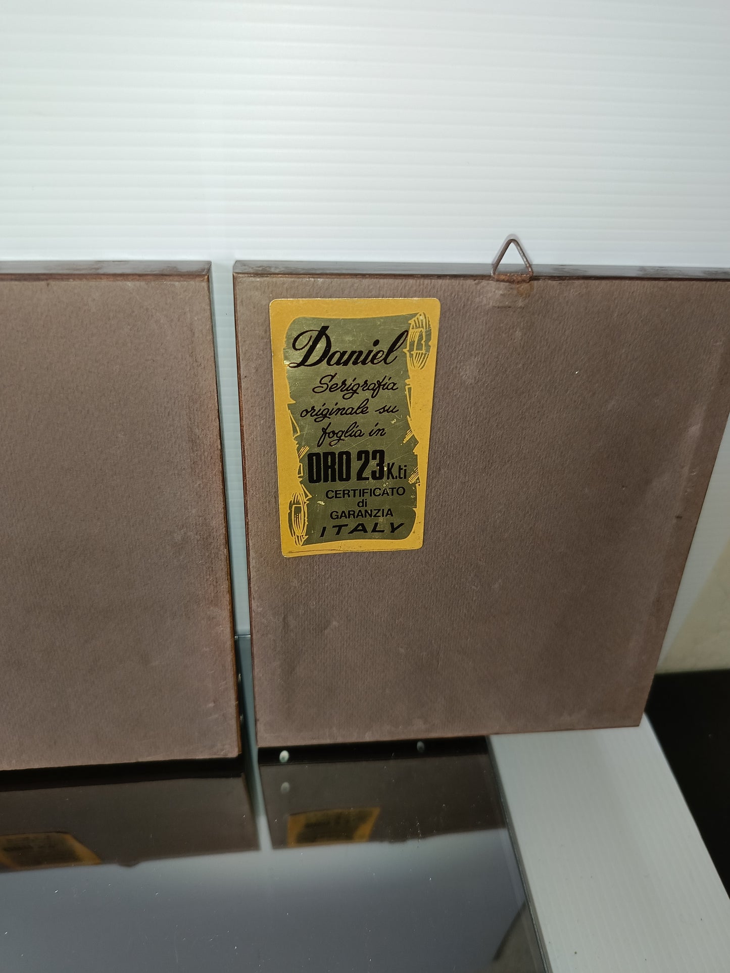 3 Serigrafie Su Foglia Oro 23 K.ti Daniel
In cornice di legno