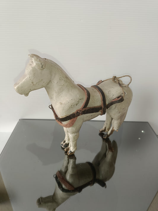 Antico Cavallo In Legno Da Restaurare