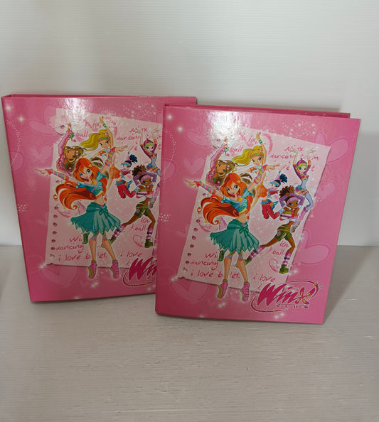 Due raccoglitori ad anelli Winx, LEGGI