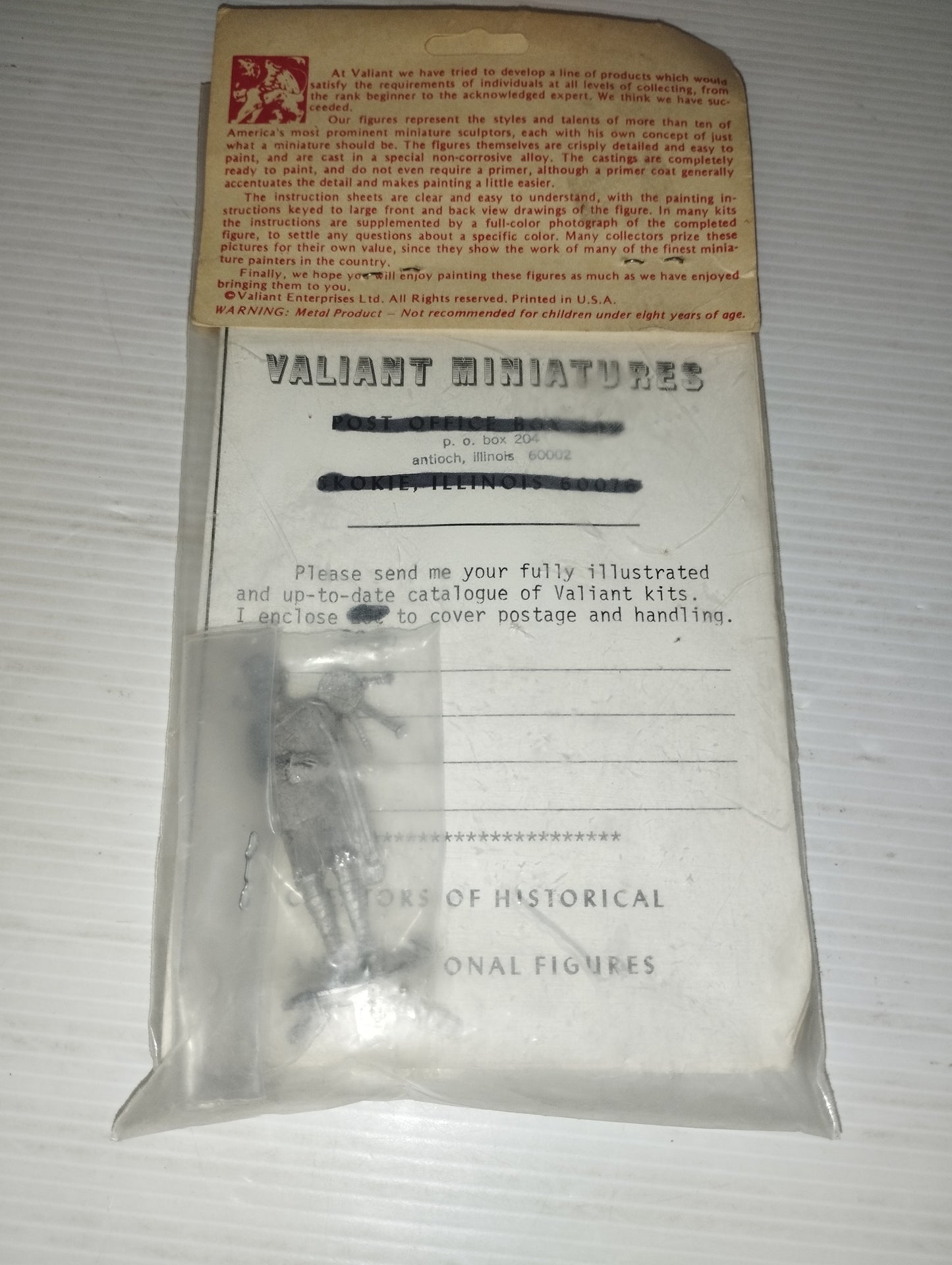 Valiant Miniatures Piper 6th Gurkha Rifles in lega (metallo)
Printed in U. S. A.