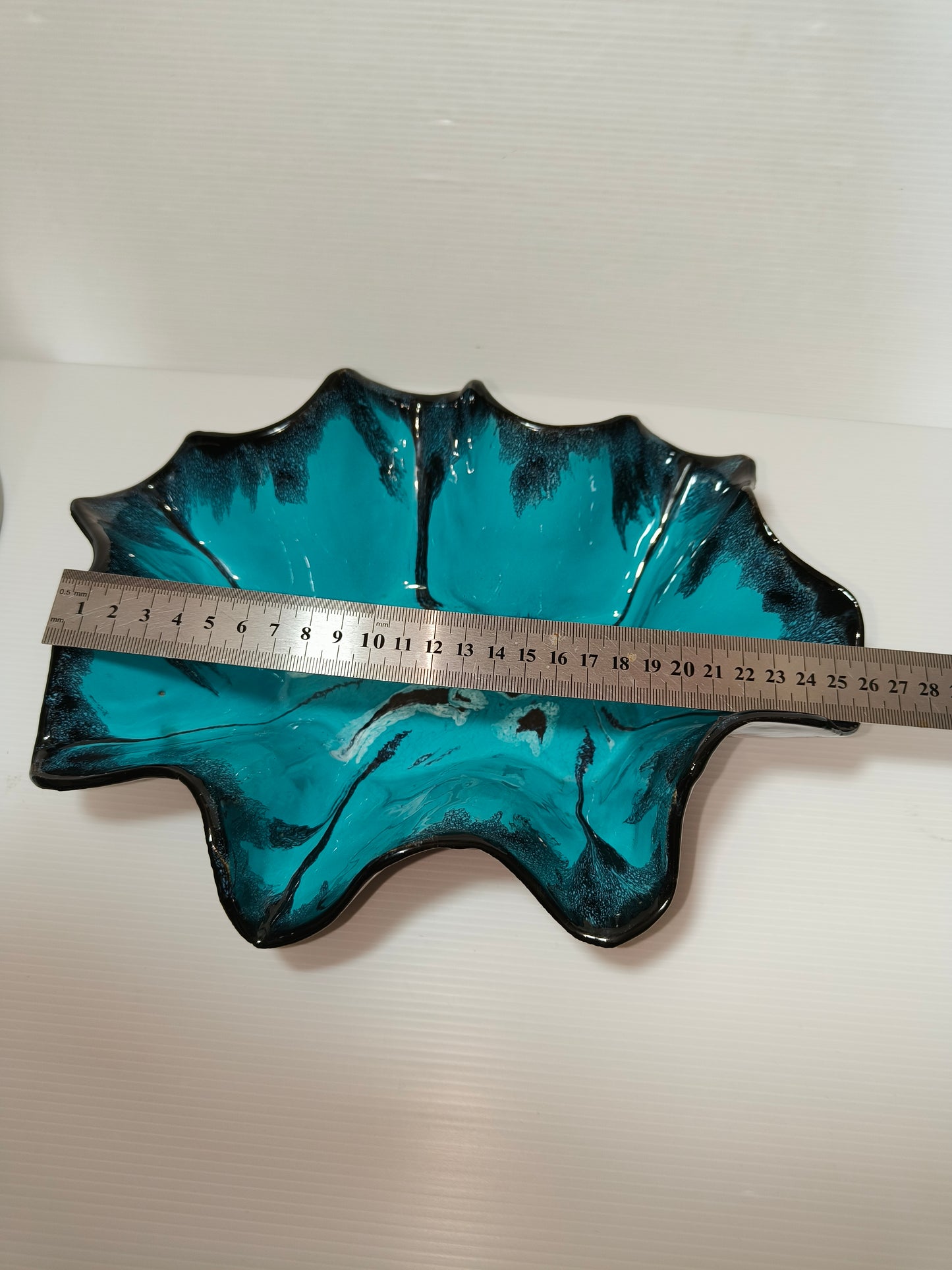 Antico centrotavola Vera Magda Braga in ceramica smaltata, LEGGI