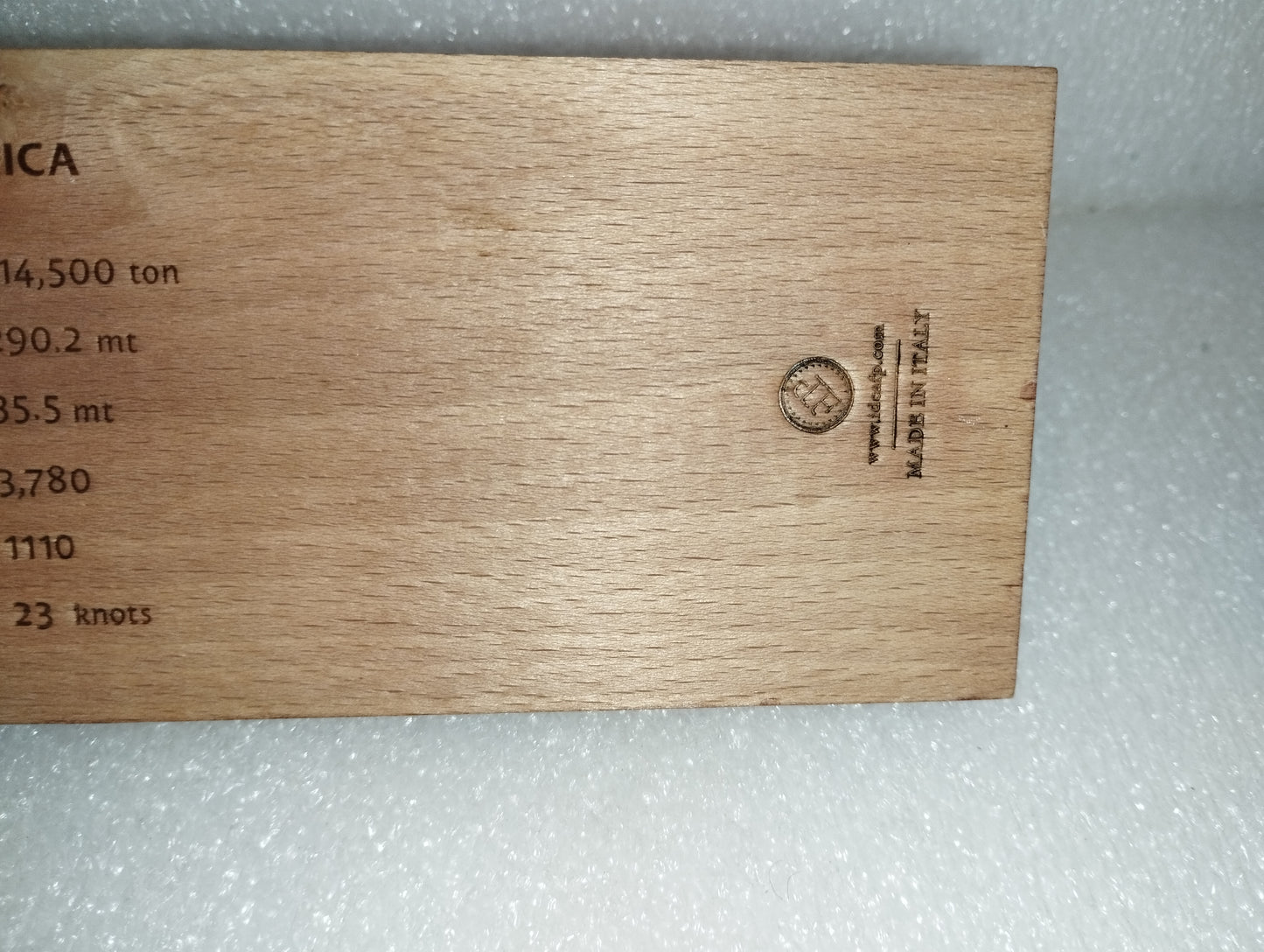 Costa Pacifica In Metallo Con Base In Legno
Made in Italy