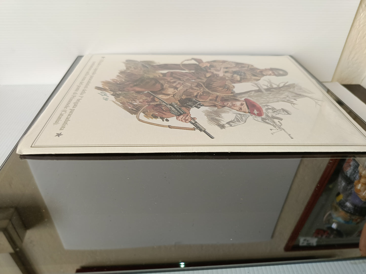 Ufficiale e Caporale paracadutisti della 1° Brigata paracadutista combattono nella zona di ponte di Primosole (Catania)
Stampa Originale Fine Anni 70