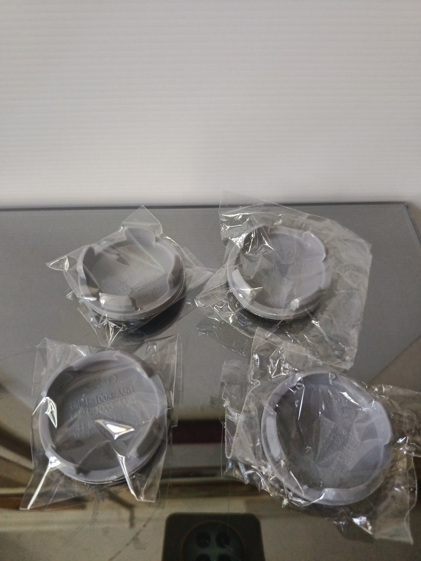 Ford 4 Coprimozzo In Plastica