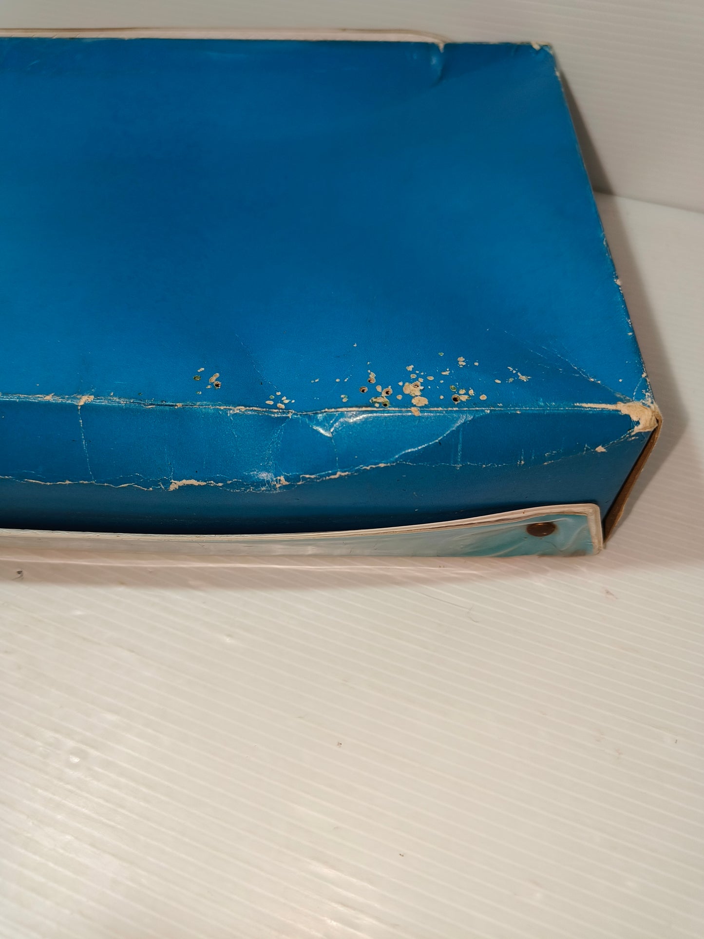 Valigetta Ricamo Linea Moda Miss Raffaella anni 60, LEGGI