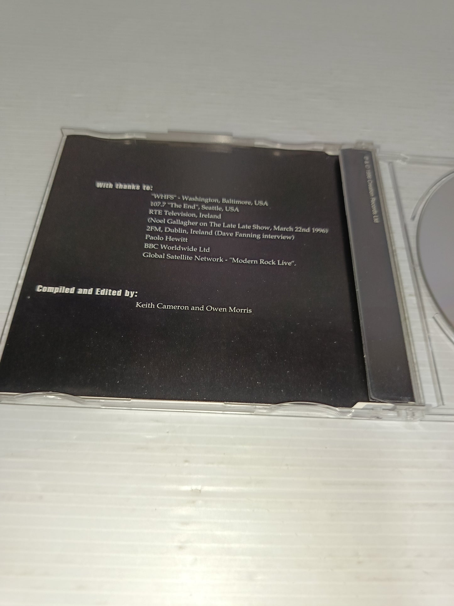 Oasis Interviews CD
Edito nel 1996 da Creation Records
Cod CCV001
Venduto solo con il cofanetto dei singoli
