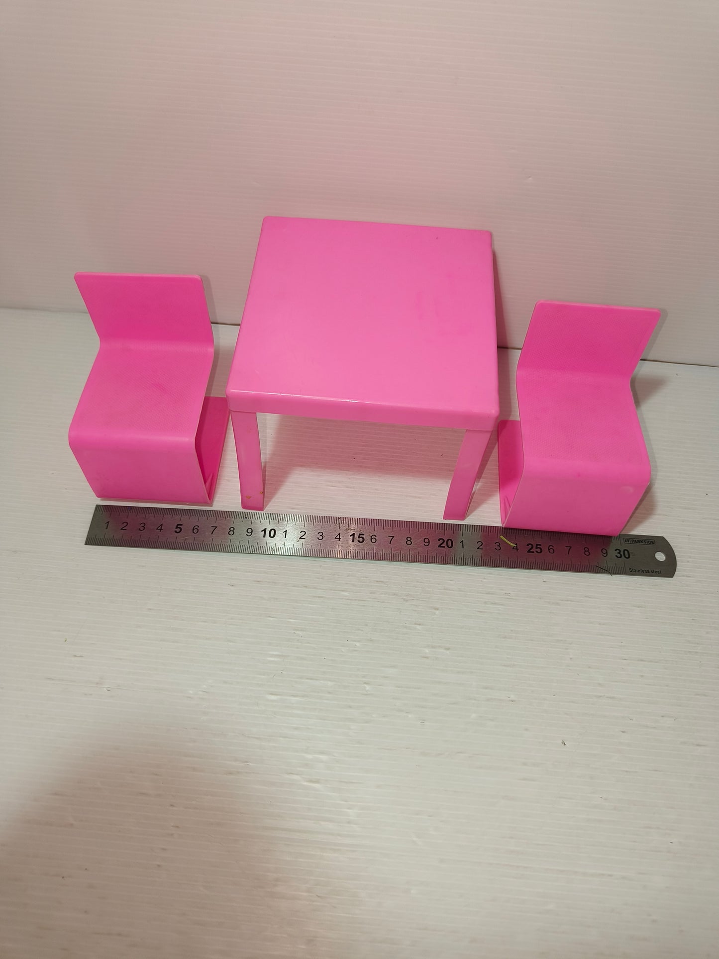 Set Tavolo E Sedie Casa Delle Barbie, anni 80 LEGGI