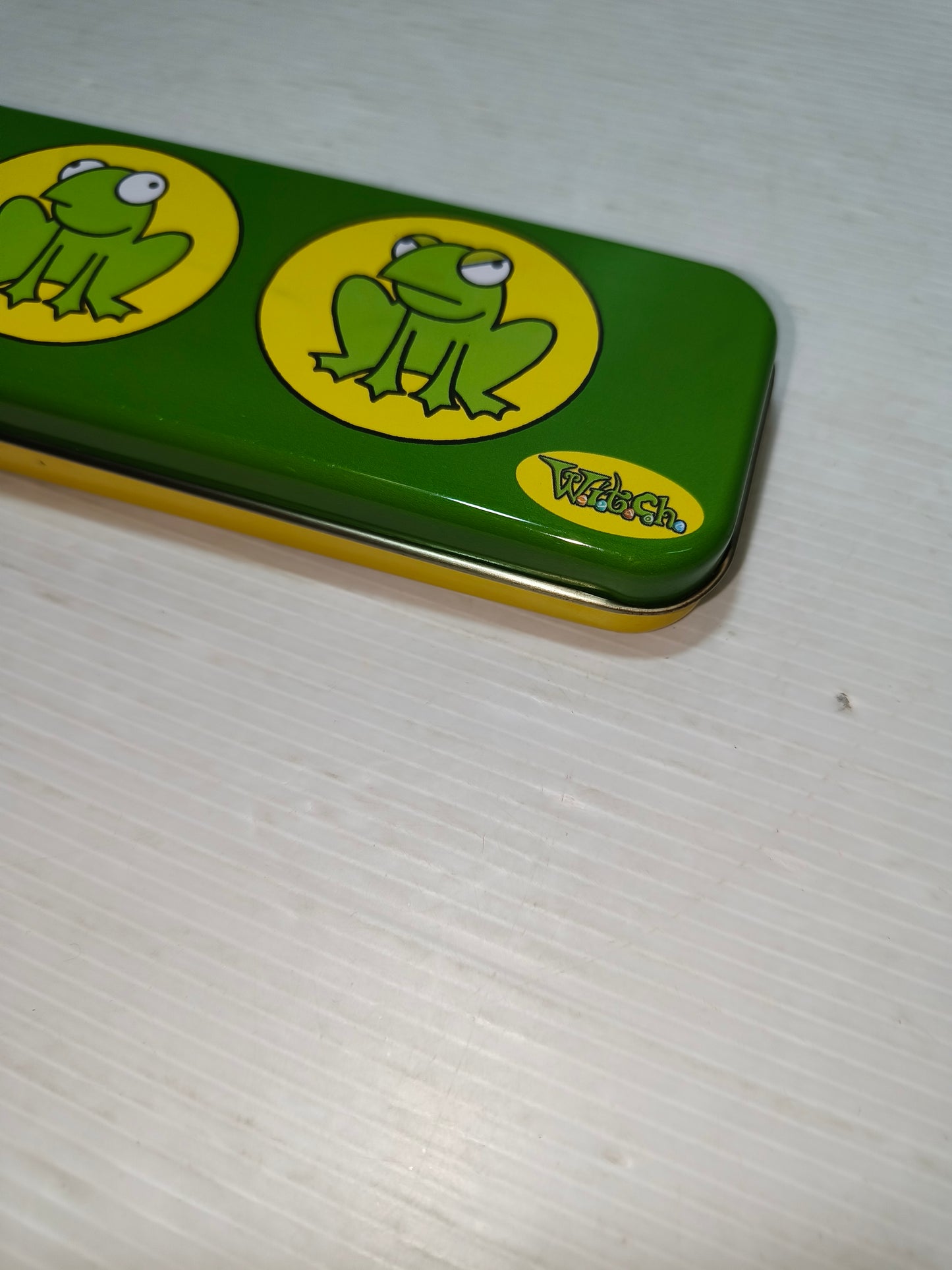 Astuccio Witch in latta vintage, LEGGI