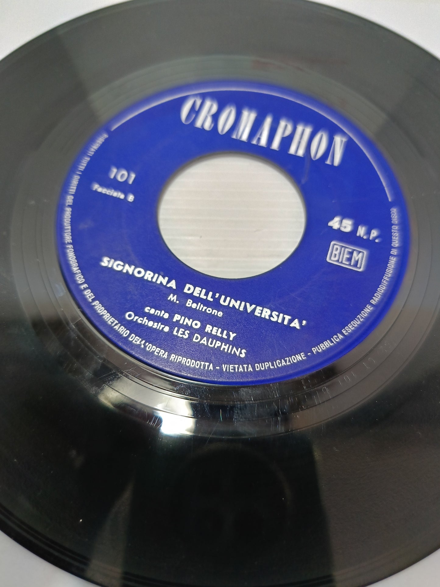 Le Cose Più Grandi Di Noi / Signorini dell'università Pino Relly 45 Giri
Edito negli anni 60 da Cromaphon