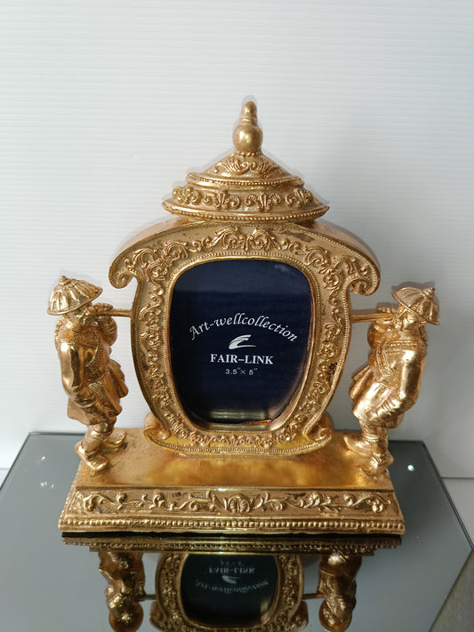 Portafoto Decorativo Stile Orientale In Resina Dorata