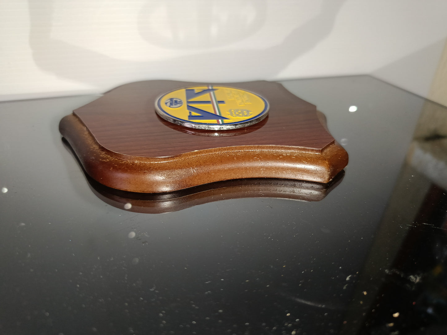 Stemma DIA In Metallo Legno