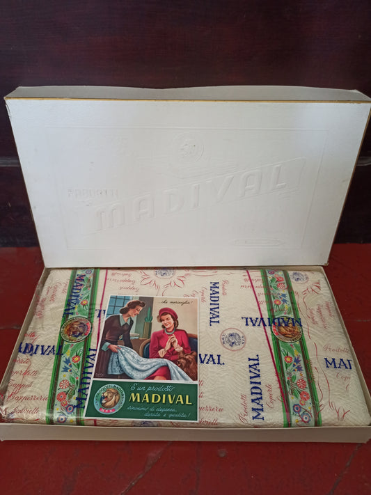 Madival brand bedspread in pure cotton, original from the 1950s. New
