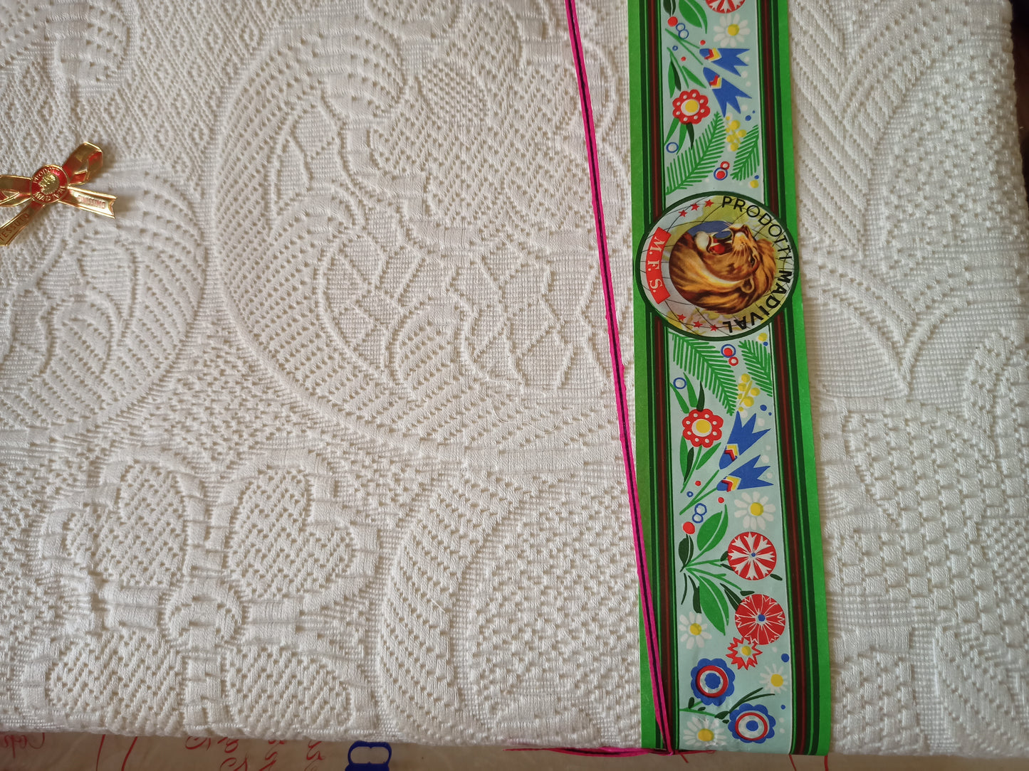 Madival brand bedspread in pure cotton, original from the 1950s. New