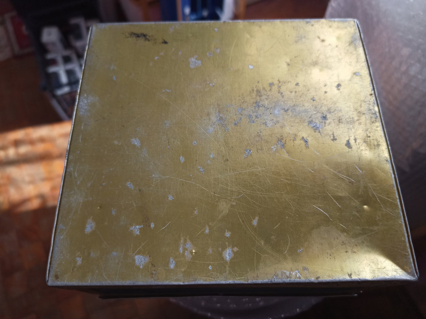 Antique aluminum Dadi Liebig box
