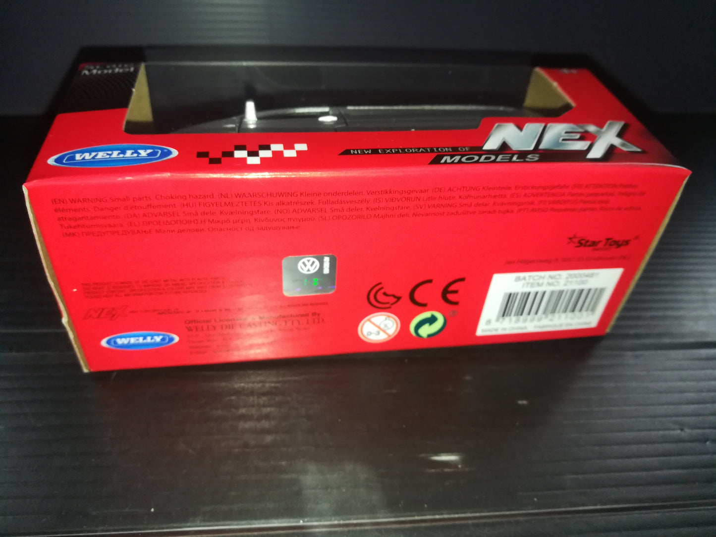 Modellino " Volkswagen Transporter T6 Van" Nec Welly