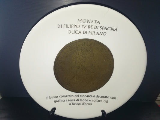 Piatto in Ceramica Fornasetti "Monete del Ducato di Milano" anni 70 da restaurare