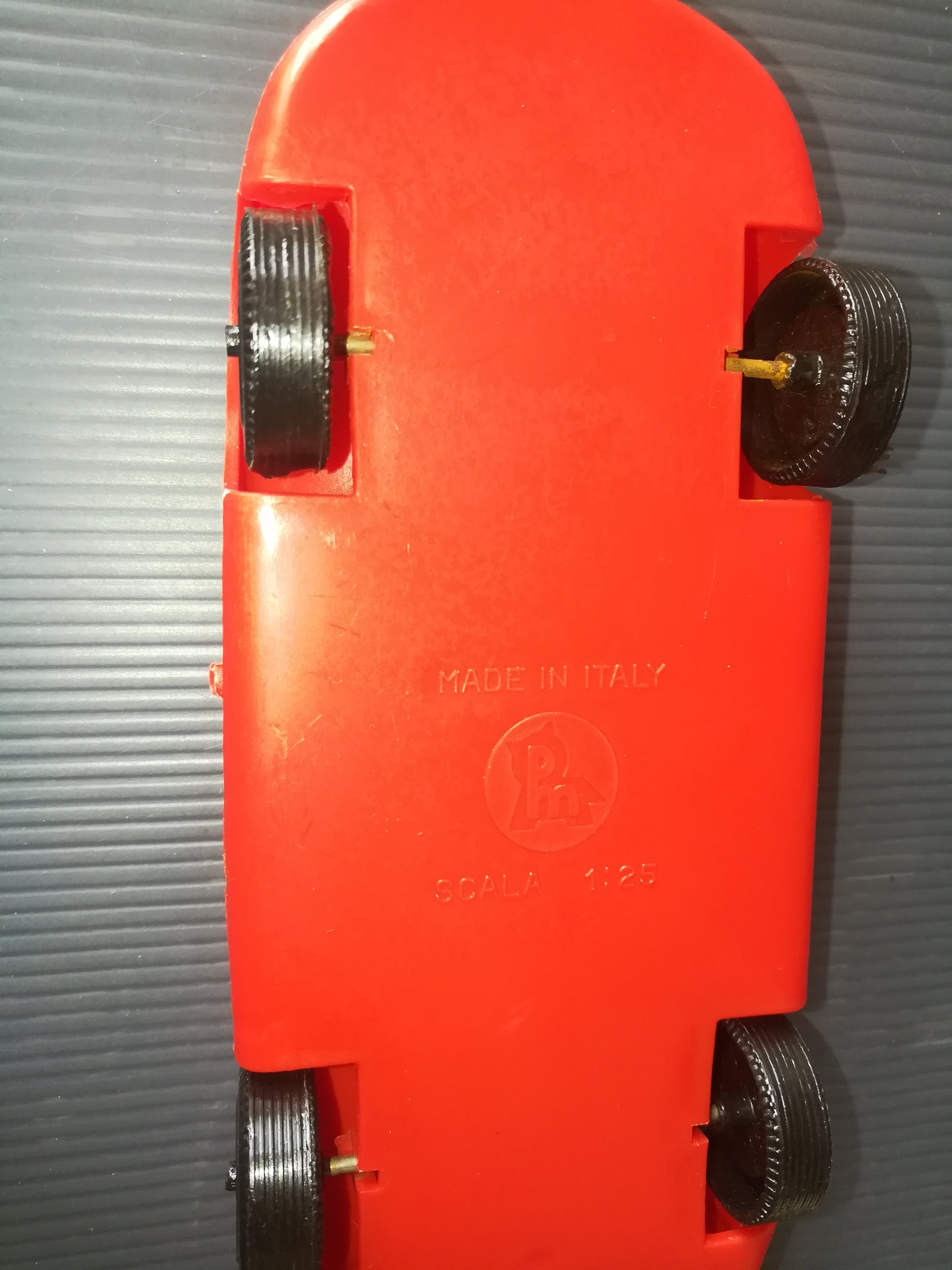 Porsche Carrera model
Produced by PM
Made in Italy