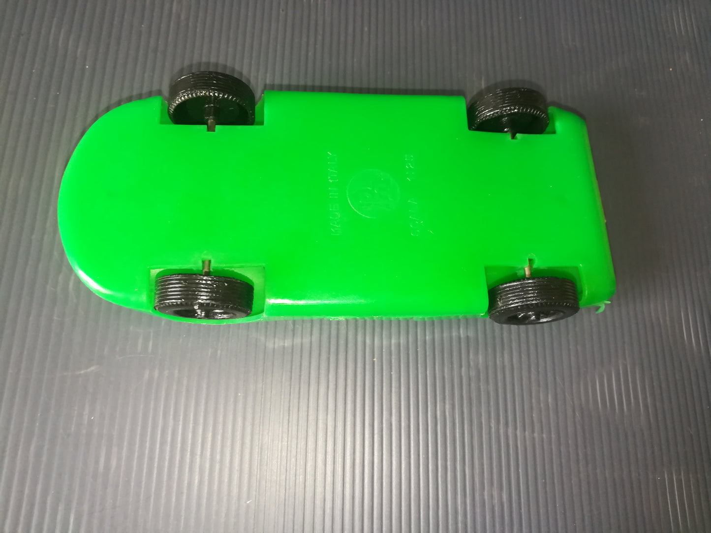 Modellino Porsche Carrera
Prodotto da PM
Made in Italy
scala 1:25