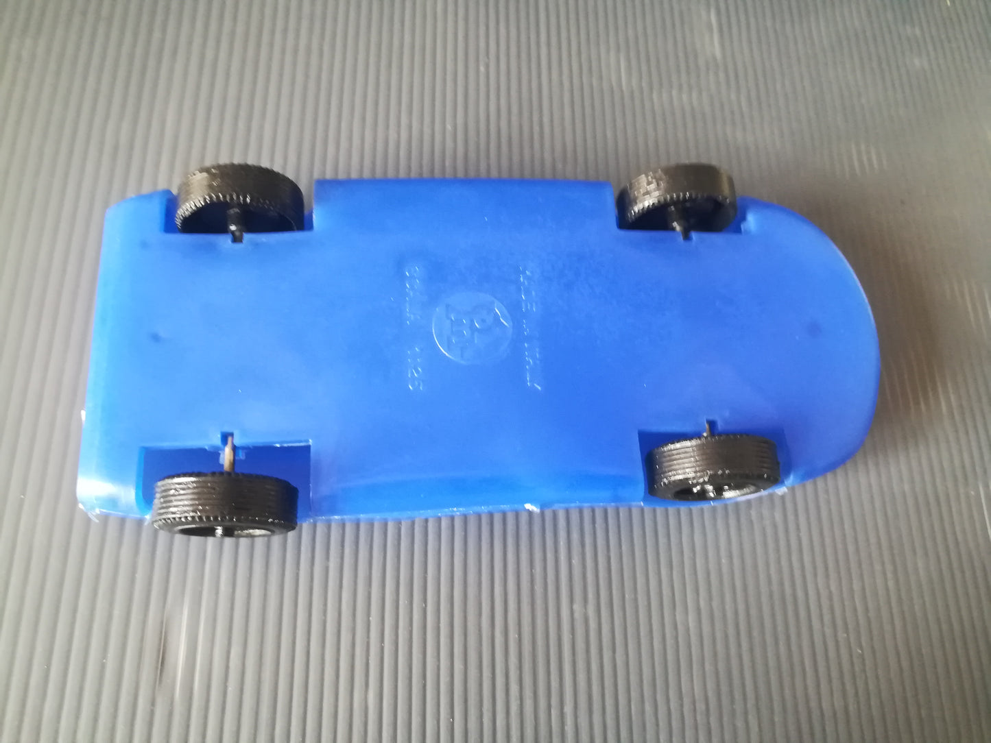 Modellino Porsche Carrera
Prodotto da PM
Made in Italy
scala 1:25