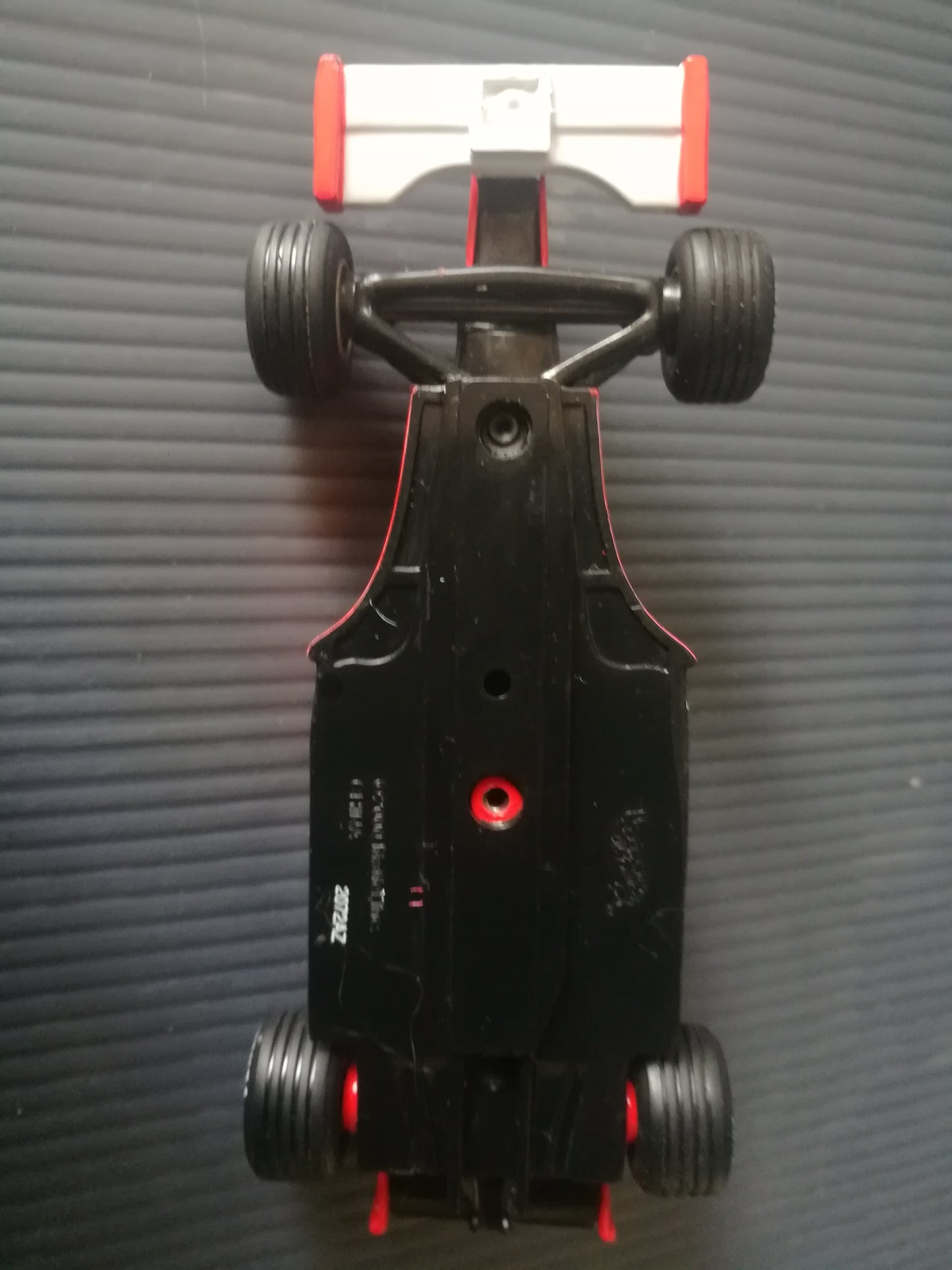 Ferrari Formula One model year 2000
Produced by Mattel/Hot Weels
Scale 1:43