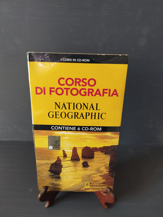 Corso Di Fotografia 6CD ROM
Edito nel 2003 da National Geographic/Gruppo Editoriale L'Espresso
