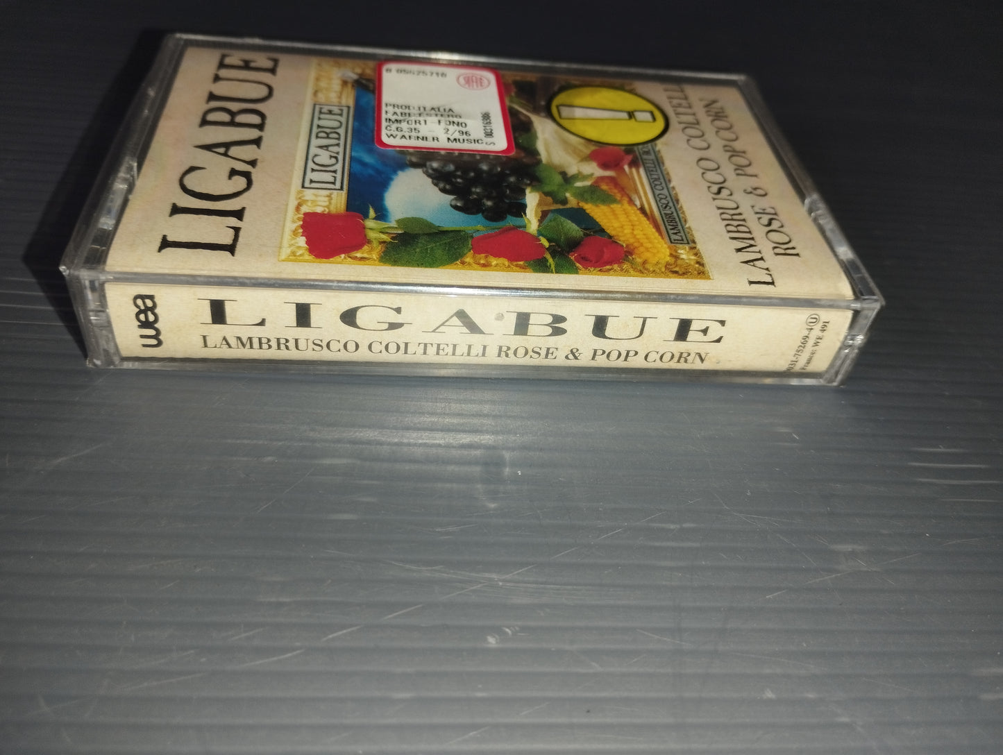 Lambrusco Coltelli Rose & Pop Corn musicassetta