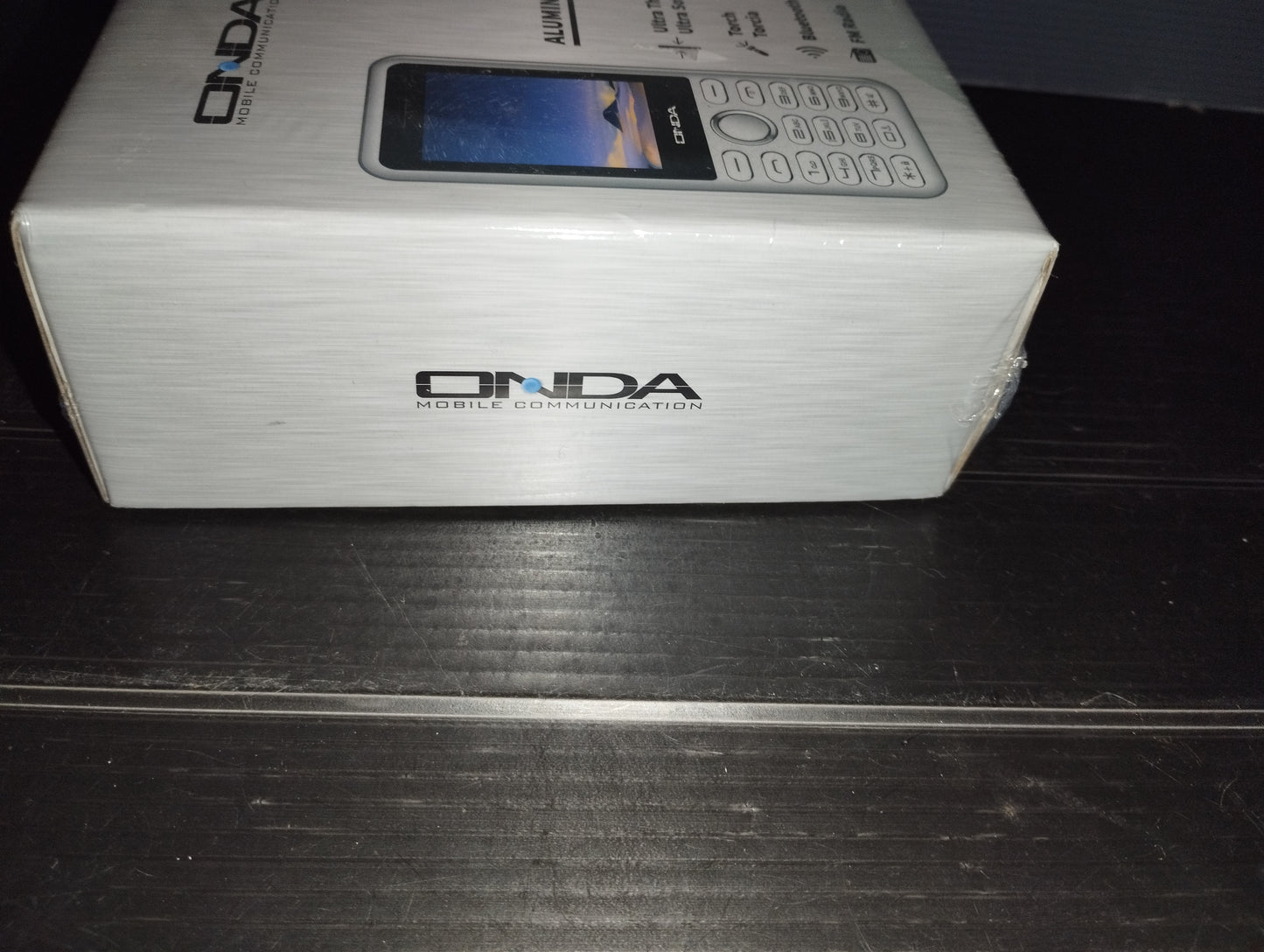 Telefono Cellulare Onda Aluminium
Mod.B2484
Ultra sottile