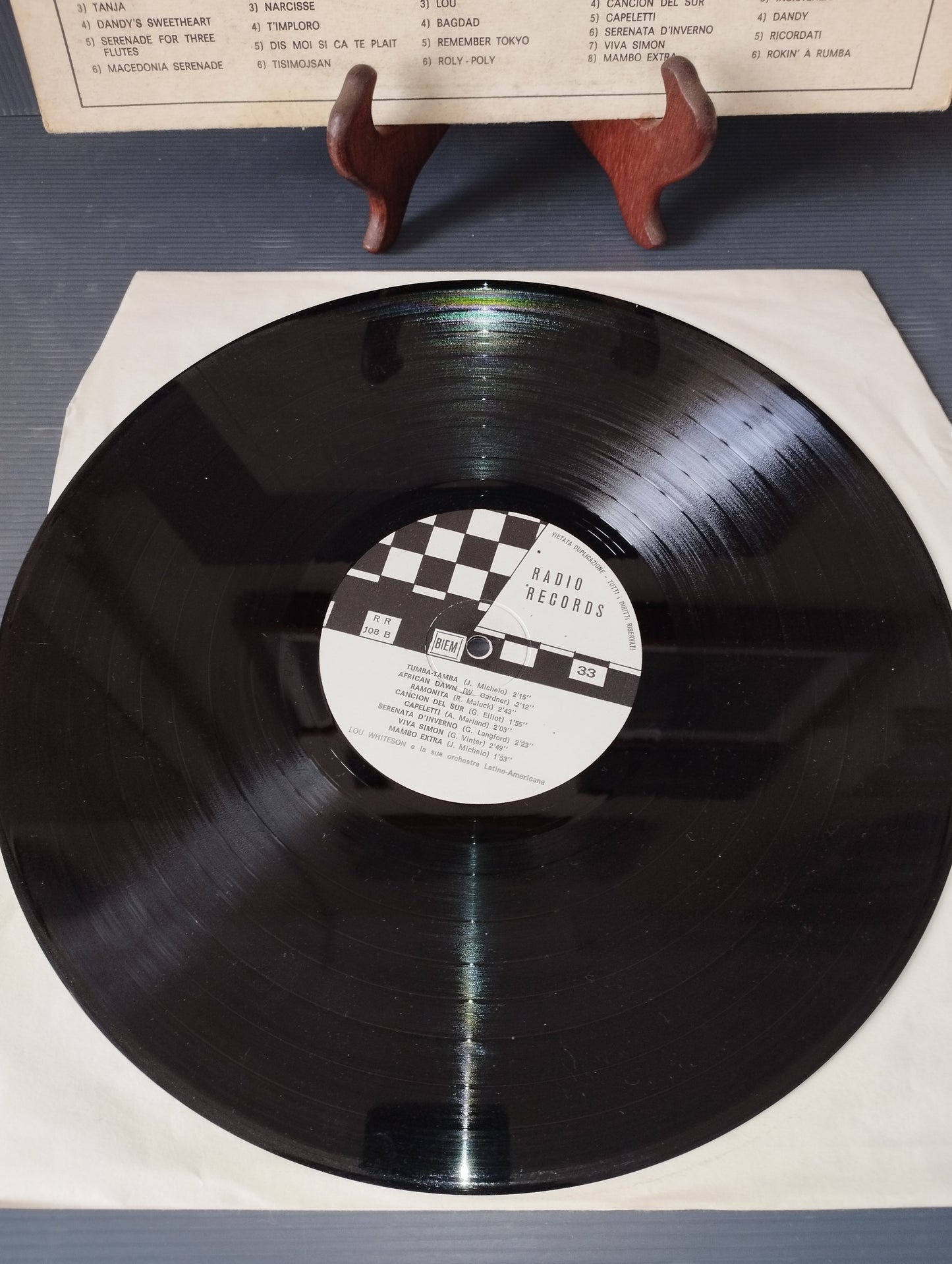 Appuntamento Ai Tropici Vol.IV" Lou Whiteson Lp 33 giri
Edito nel 1966 da Radio Records