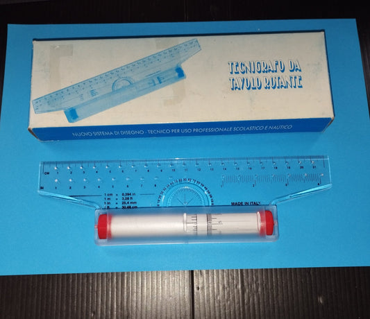 Tecnigrafo Da Tavolo Rotante In Plastica vintage
Made in Italy