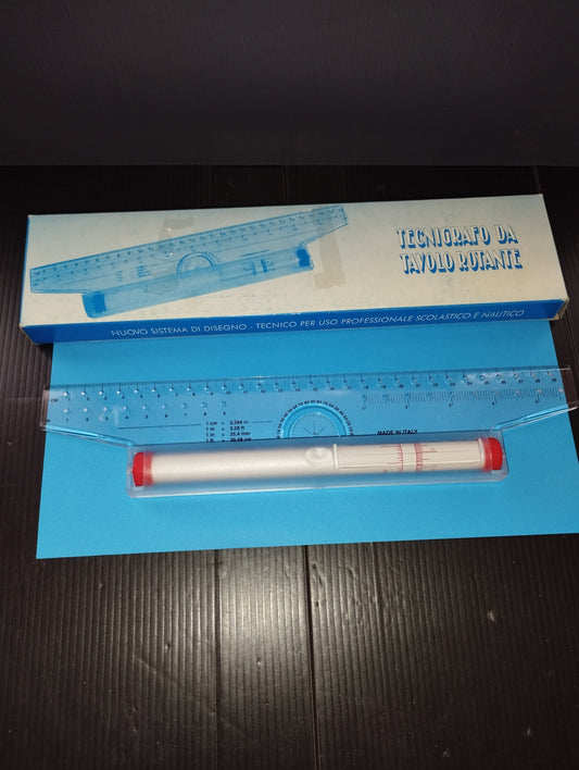 Tecnigrafo Da Tavolo Rotante In Plastica vintage
Made in Italy