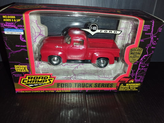 Ford F-100 Van Model
Scale 1:43
Produced in 1996 by Road Champs