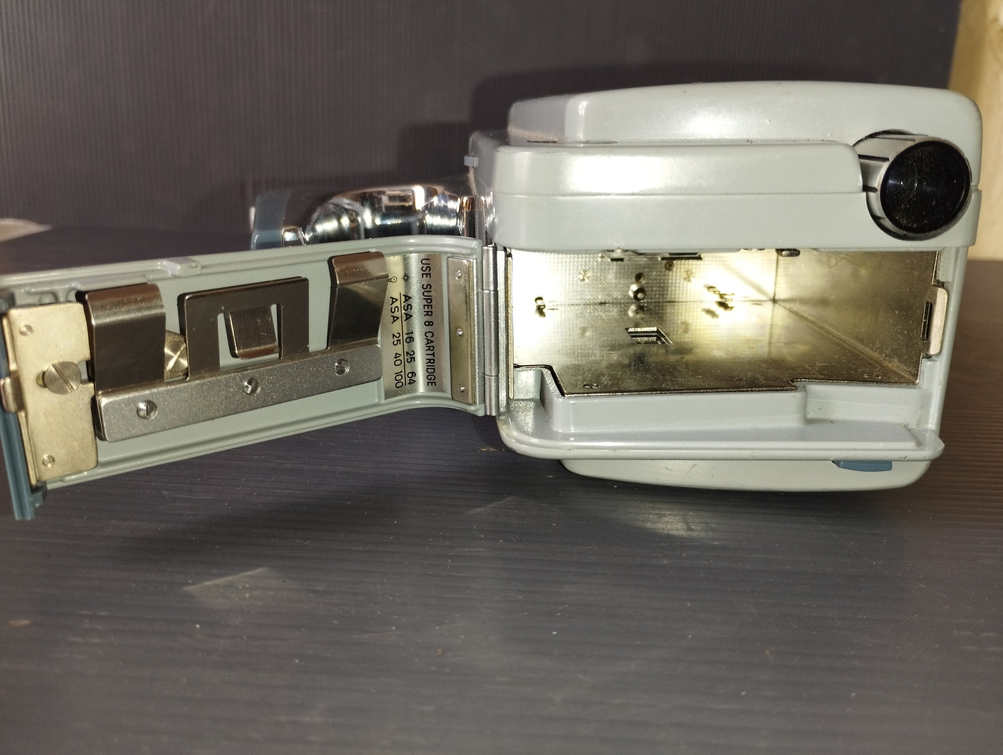 Technicolor Mark Ten movie camera
Made in Japan