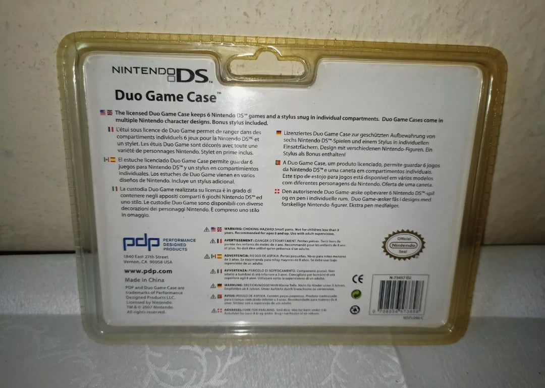 Duo game case carries Mario Bros Nintendo DS and DS Lite games