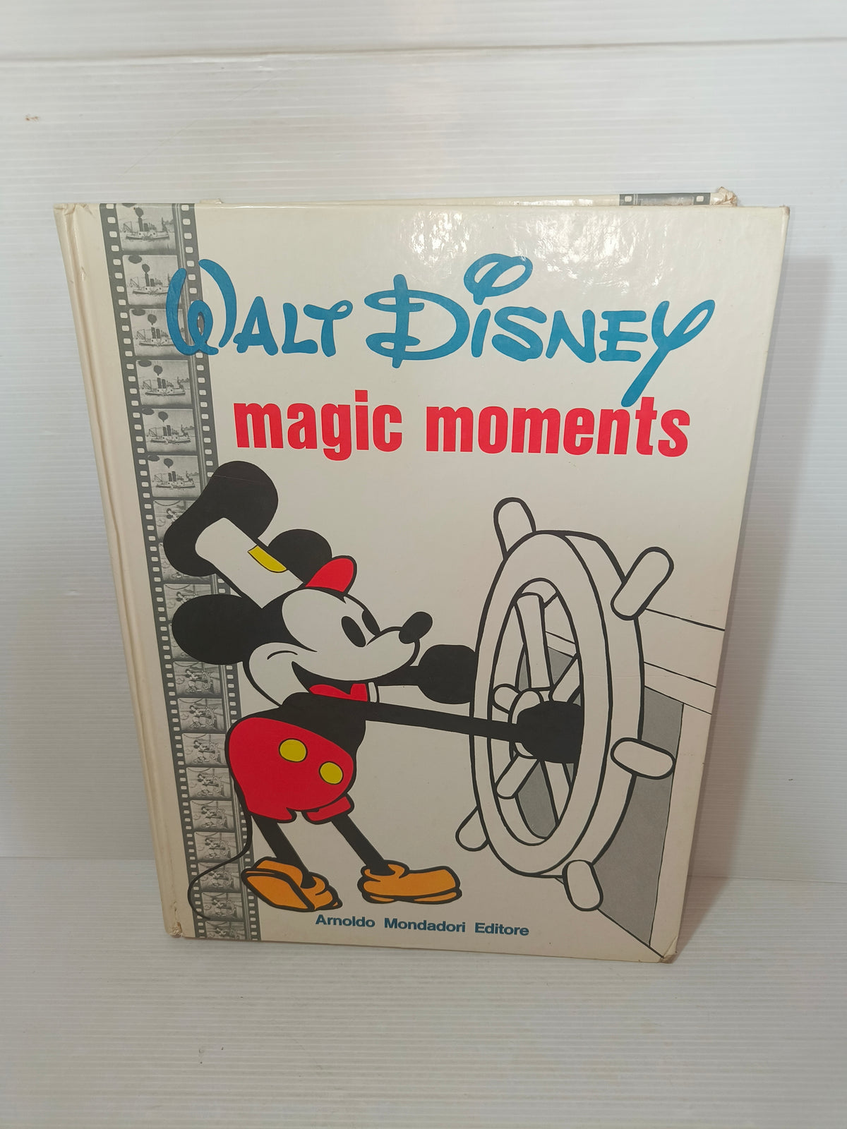 Libro Walt Disney Magic Moments prima edizione 1973