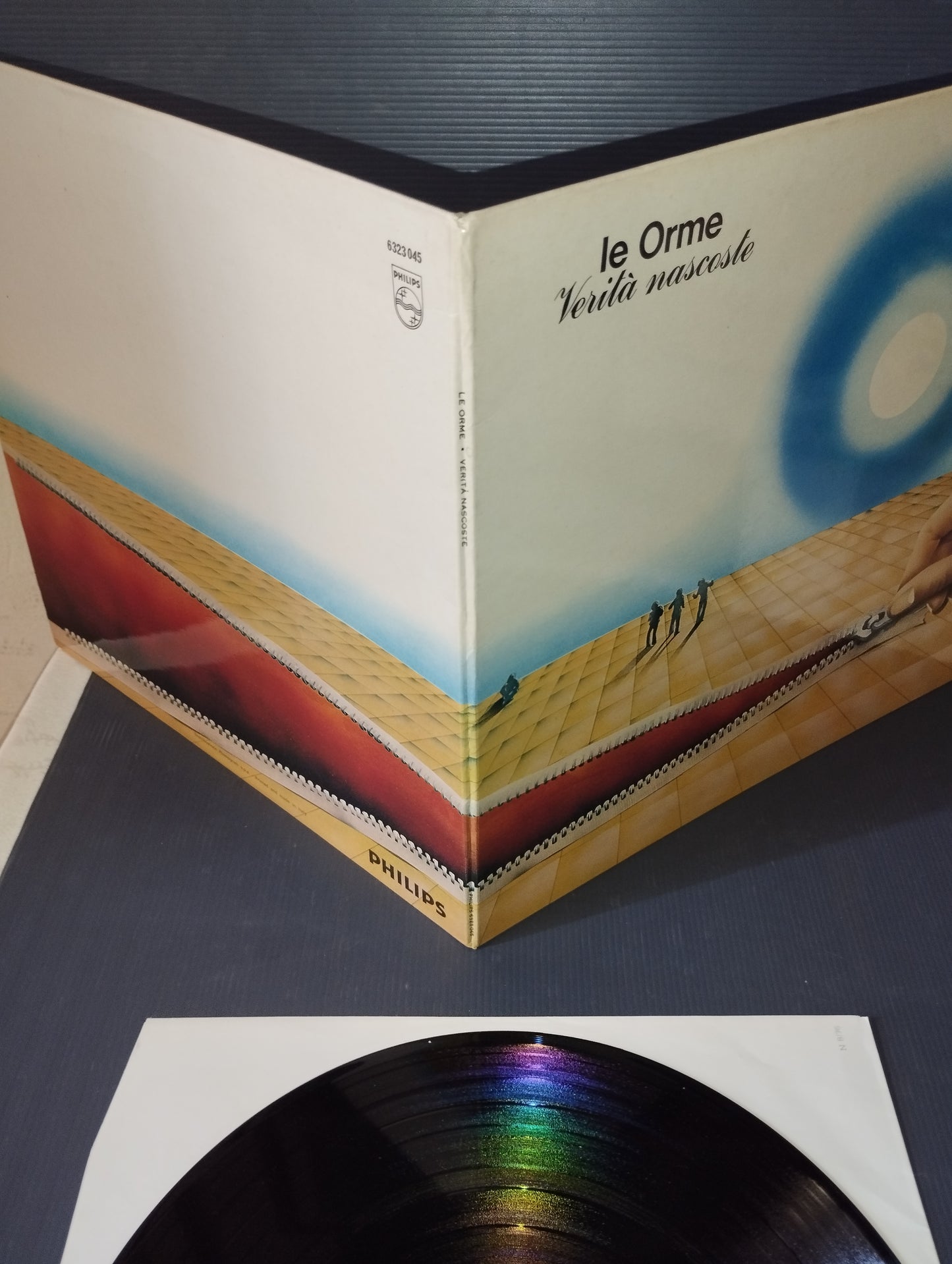 Hidden Truths" Le Orme Lp 33 Laps Published in 1976 by Philips code 6323 045