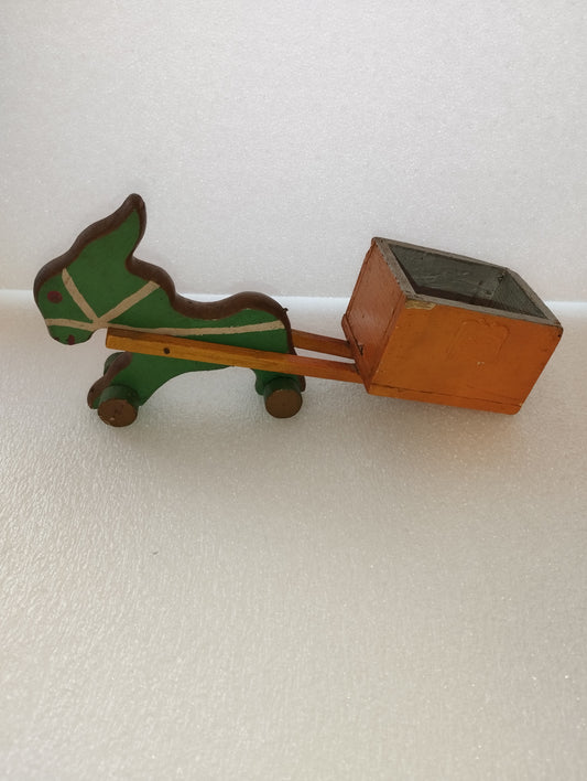 Antico Cavallo Con Carretto Cailler Chocolat In Legno

Pubblicitario