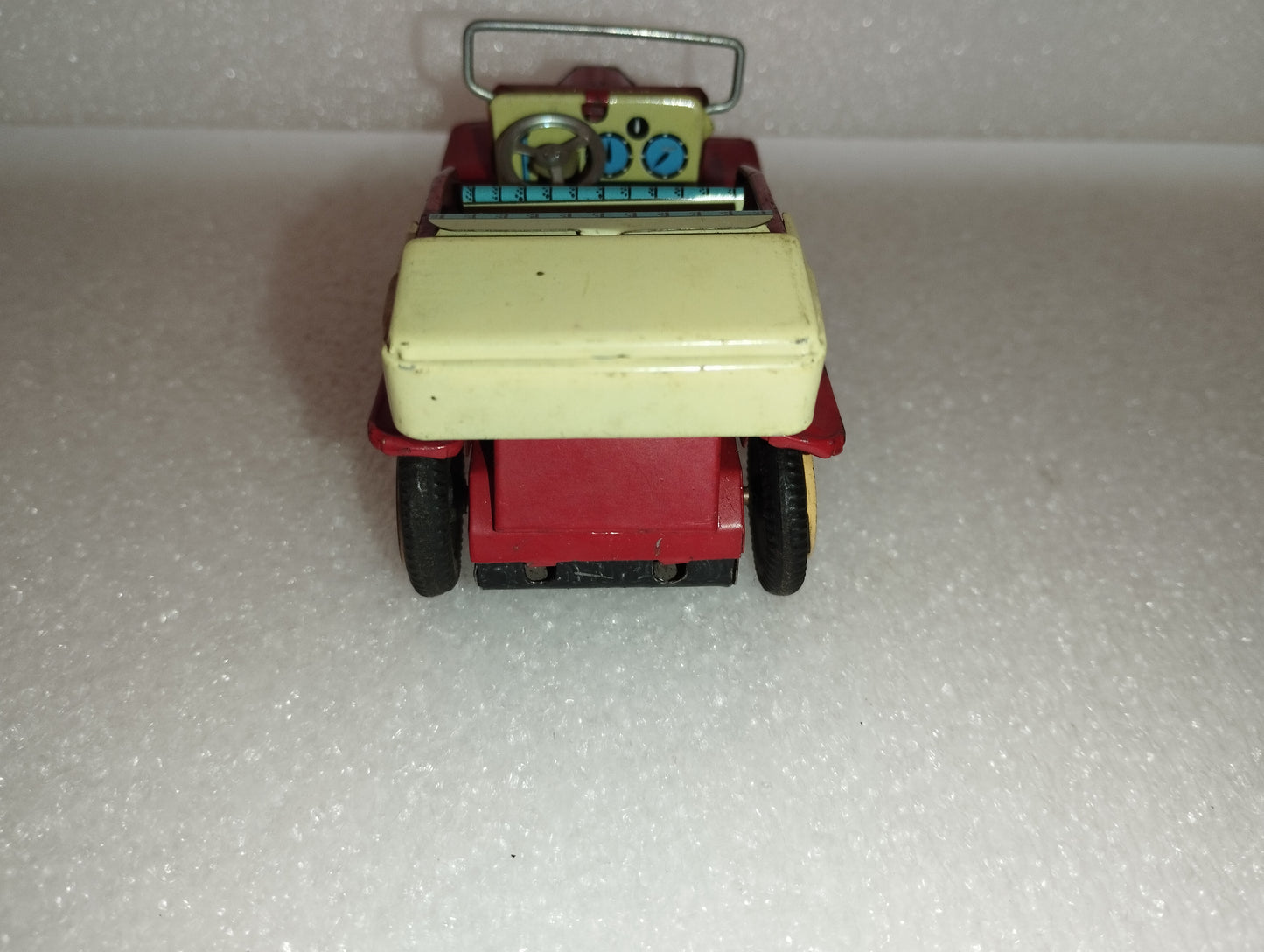 Vintage Tin Car Model from the 60s

 Made in Japan