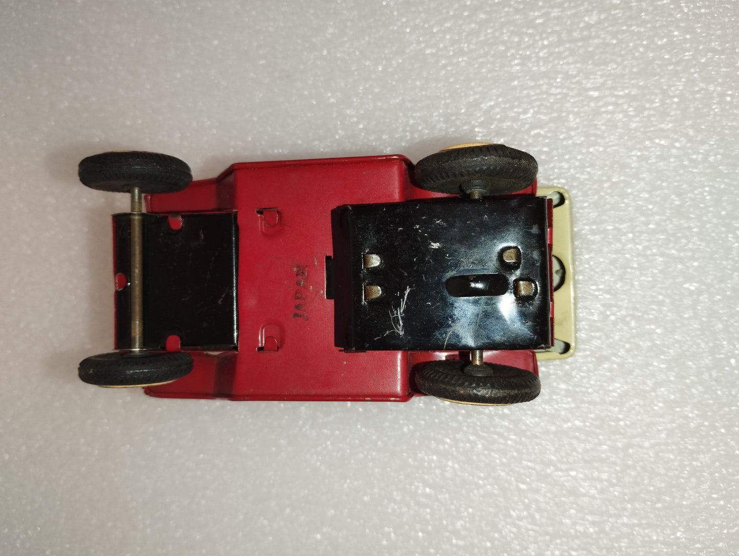 Vintage Tin Car Model from the 60s

 Made in Japan