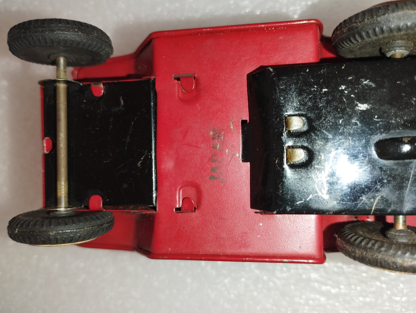 Vintage Tin Car Model from the 60s

 Made in Japan