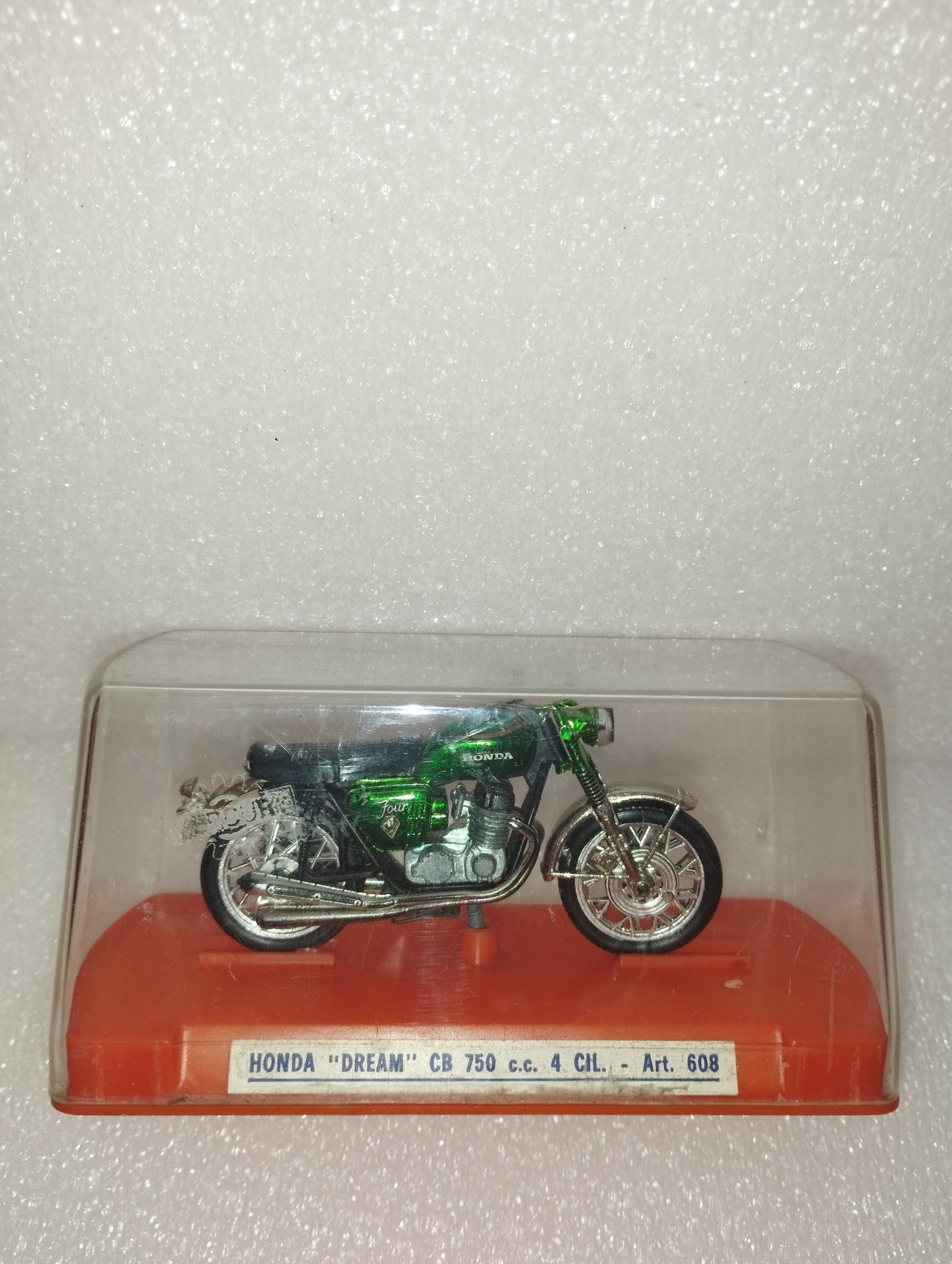 Mercury Model Honda Dream CB 750 cc 4 Cyl

 1:24 scale