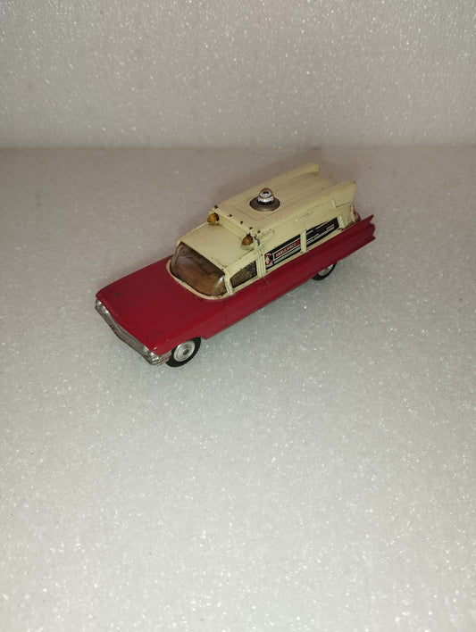 Superior Ambulance Cadillac Corgi Toys model

 Scale 1:43