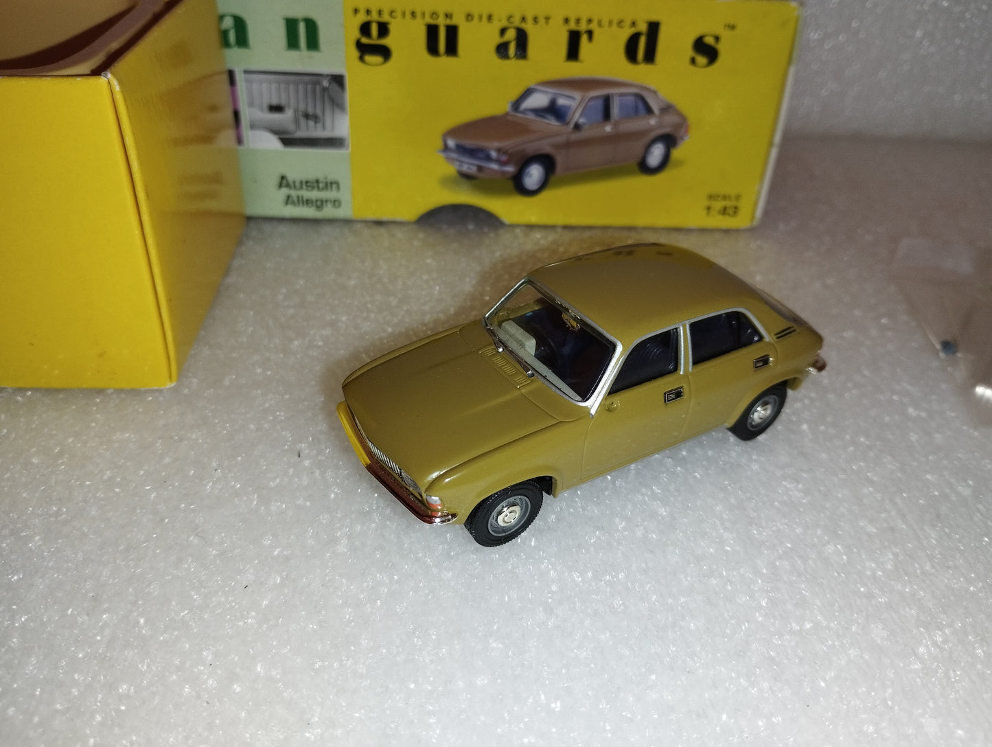 Austin Allegro model

 Scale 1:43