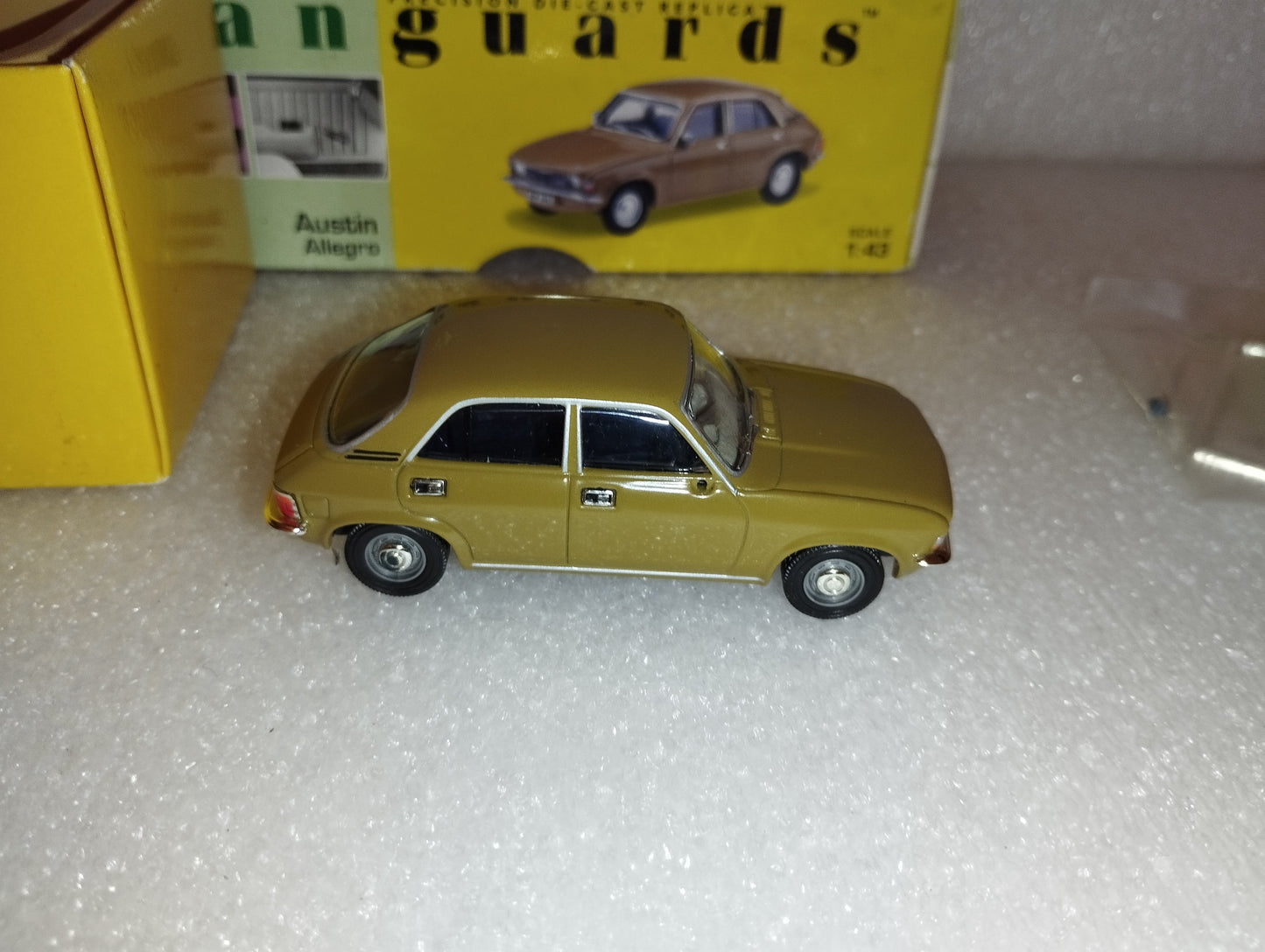 Austin Allegro model

 Scale 1:43