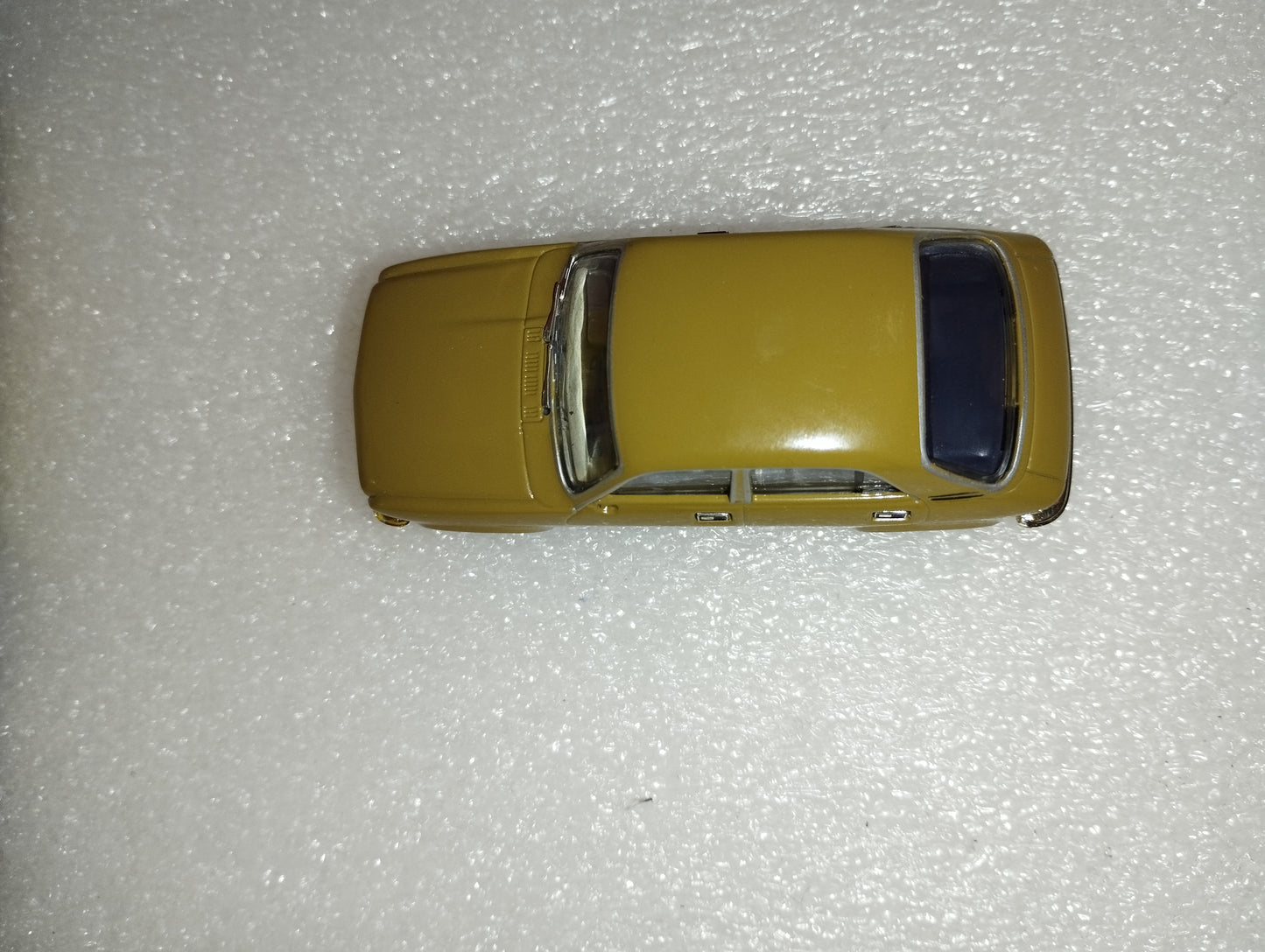 Austin Allegro model

 Scale 1:43