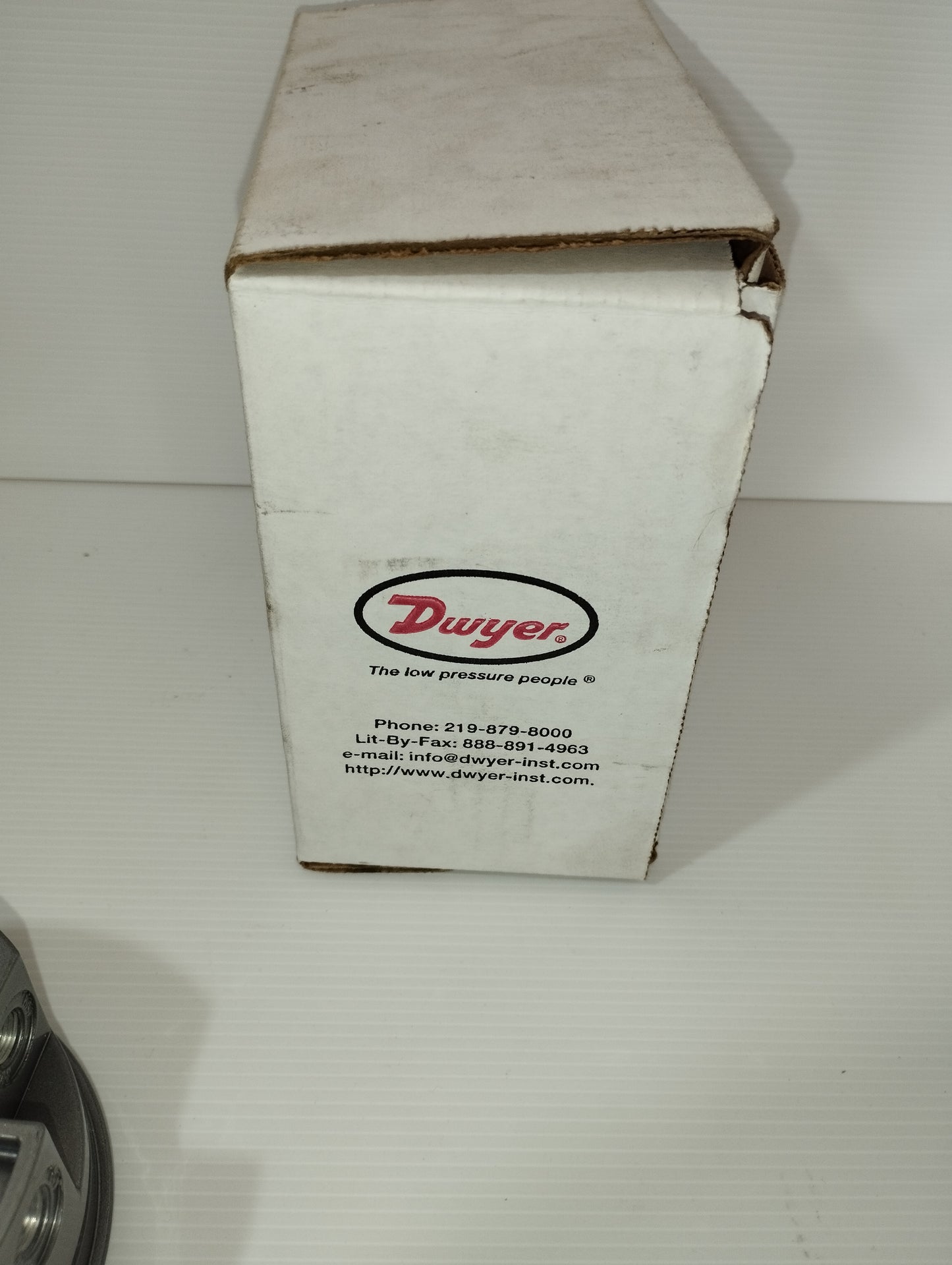 Dwyer pressure gauge

 Made in USA